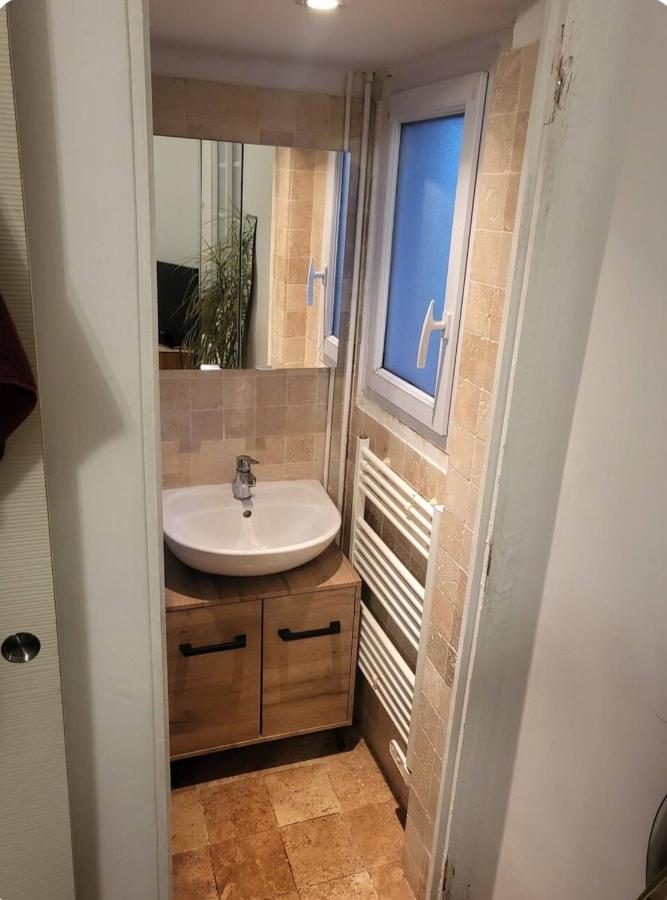 T2 Cosy Autonome H24 Parking Prive Attenant Tv 165Cm Netflix Wi-Fi Au Rez-De-Chaussee Alençon Extérieur photo
