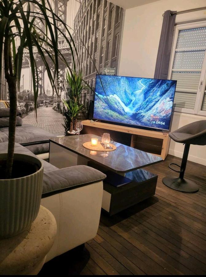 T2 Cosy Autonome H24 Parking Prive Attenant Tv 165Cm Netflix Wi-Fi Au Rez-De-Chaussee Alençon Extérieur photo